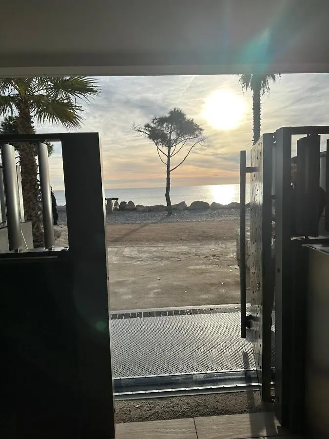 Apartment Residence Pearl Beach - Seaside Rooftop Pool Villeneuve-Loubet France